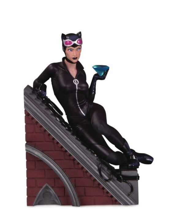 08f2e96b795bc9ba05a7782339ce0d7c BATMAN ROGUES GALLERY CATWOMAN STATUE