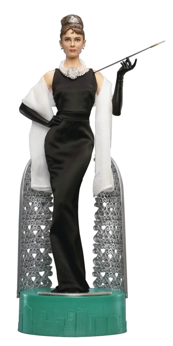 STL169549 BREAKFAST AT TIFFANYS AUDREY HEPBURN LTD 1/4 STATUE W/LIGHT