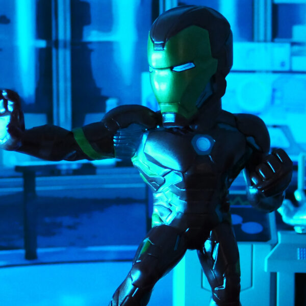 SUPERAMA MARVEL IRON MAN FIGURAL DIORAMA