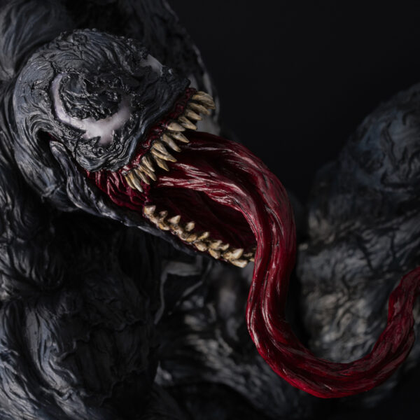 STL215244_5 MARVEL VENOM 1.5 SOFBINAL SOFT VINYL FIG W/DISPLAY BASE