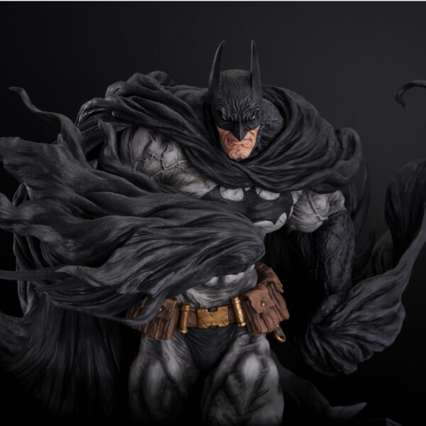 SOFBINAL DC BATMAN HARD BLACK VER 14IN VINYL FIGURE