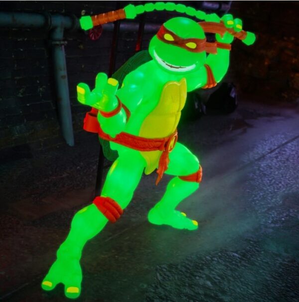 TMNT ULTIMATES MICHAELANGELO MUTAGEN OOZE GLOW FIG