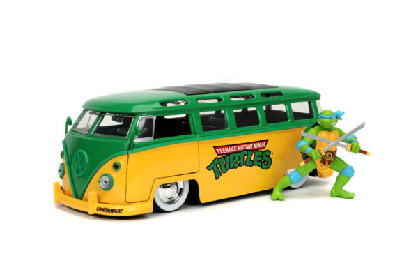 STL259661_1-scaled HWR 1962 VW BUS W/TMNT LEONARDO FIG 1/24 DIE-CAST VEH