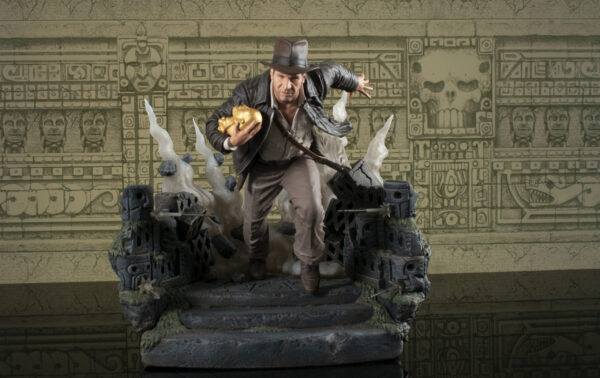 RAIDERS OF THE LOST ARK DLX GALLERY ESCAPE W/IDOL PVC STATUE