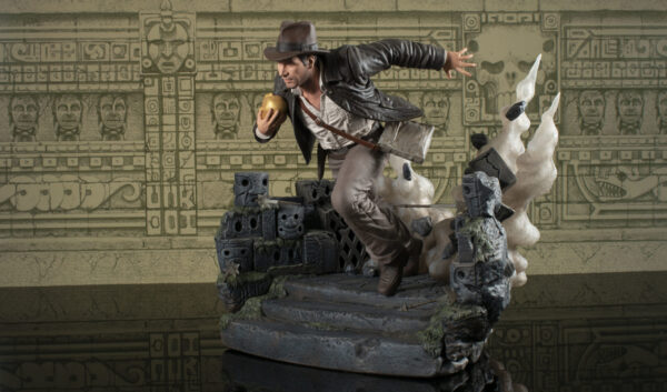 RAIDERS OF THE LOST ARK DLX GALLERY ESCAPE W/IDOL PVC STATUE