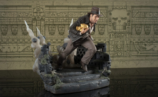 RAIDERS OF THE LOST ARK DLX GALLERY ESCAPE W/IDOL PVC STATUE
