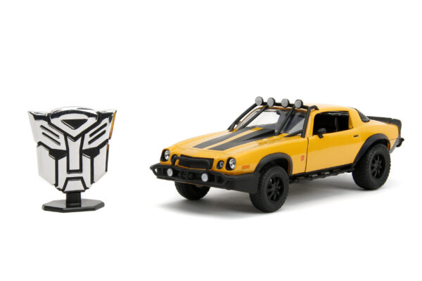 TRANSFORMERS 7 BUMBLEE W/BADGE 1/24 DIE-CAST VEHICLE