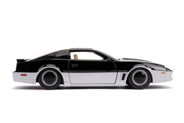 STL288721_2-scaled KNIGHT RIDER HWR K.A.R.R. W/ LIGHT 1/24 DIE-CAST VEH