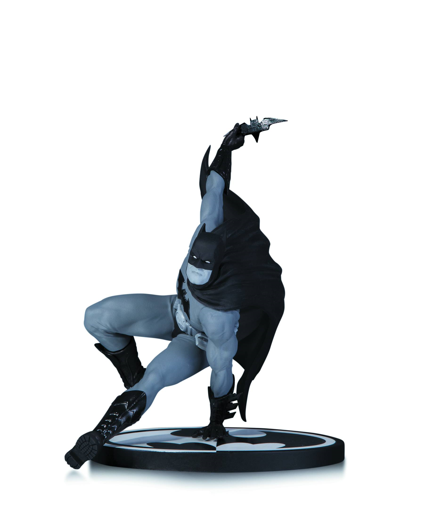 Batman Black & White Statue By Bryan Hitch