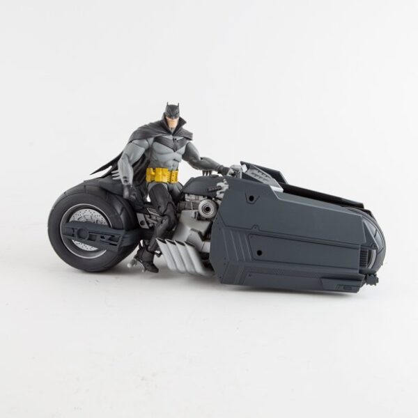 bc0c5965-a251-4e87-9076-5eaa88c3af1a.3e26b2afc35d36bacc8164f3b976aa28 DC VEHICLES WHITE KNIGHT BATMAN BATCYCLE