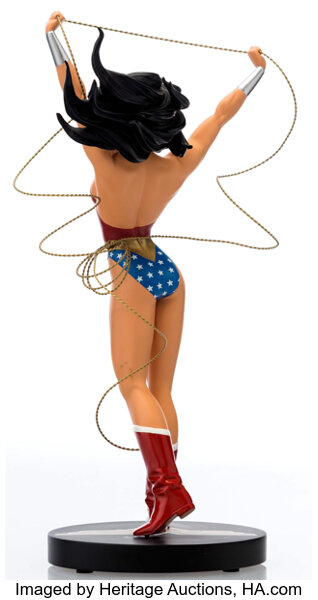 Cover Girls of The DC Universe: Wonder Woman Statue