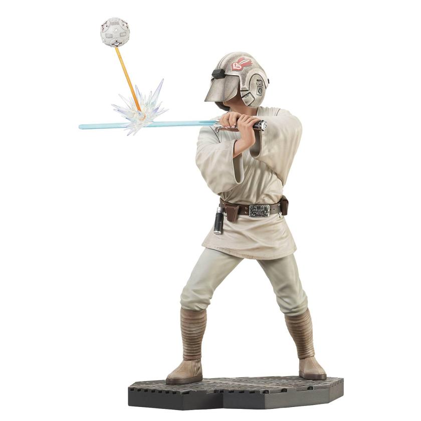 STL288815 SW MILESTONES A NEW HOPE LUKE SKYWALKER TRAINING STATUE