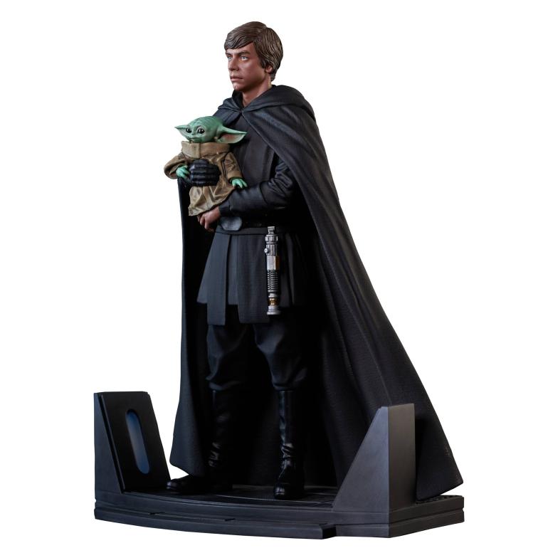 STL222275 STAR WARS PREMIER COLLECTION MANDALORIAN LUKE & GROGU STATUE