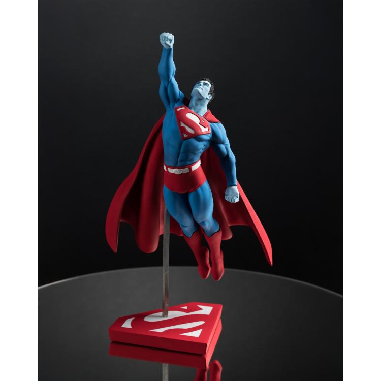 STL361495_2 DC DIR SUPERMAN RED & BLUE BY GARY FRANK STATUE