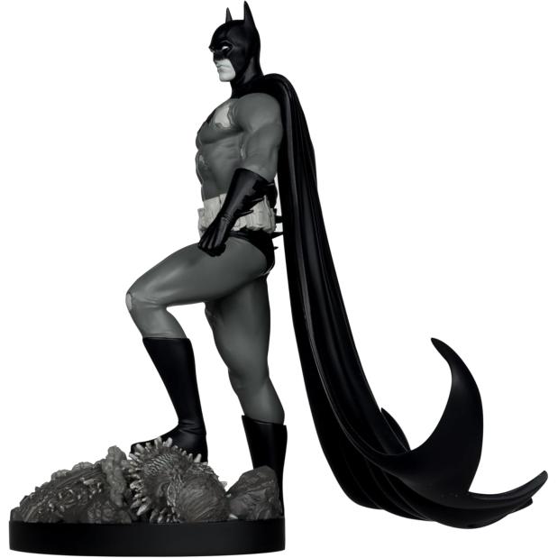 61uc+7vtDRL._AC_SL1500_ BATMAN BLACK & WHITE BY BJORN BARENDS 1:10 SCALE STATUE