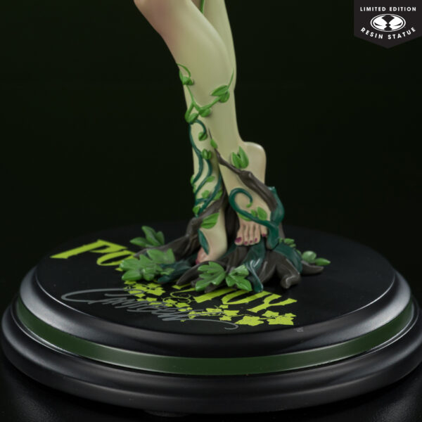 DC COVER GIRLS POISON IVY BY J. SCOTT CAMPBELL RESIN 1:8 SCALE STATUE
