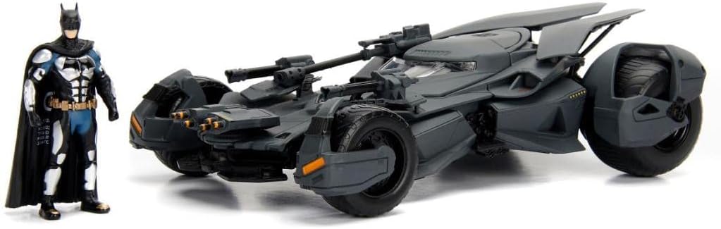 Jada Toys 1:24 Justice League Batmobile Die-cast Car with 2.75" Batman Figure