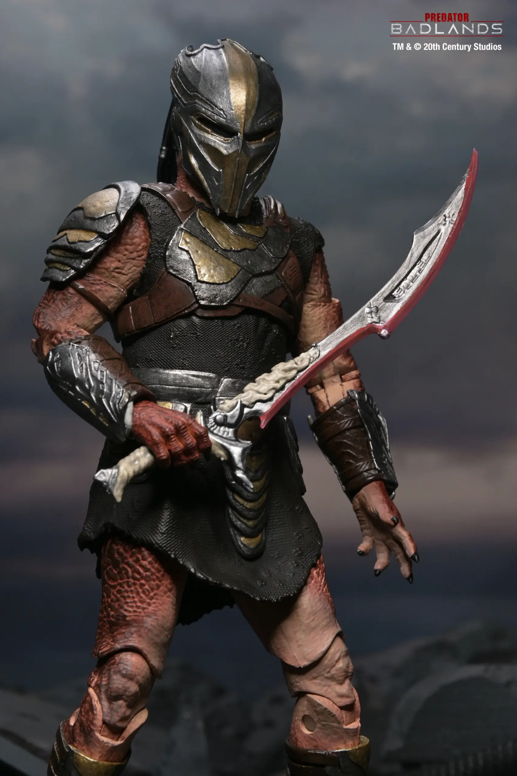 legal_and_logo_51752_UNP_7_jpg Predator: Badlands - Ultimate Dek (Training Armor) 7" Scale Action Figure